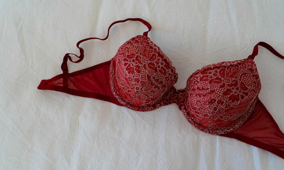 Indossare intimo rosso