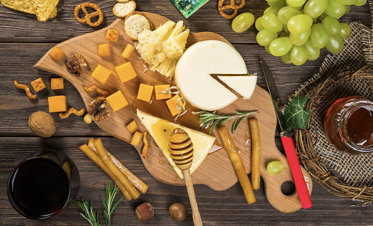 L’Amarone della Valpolicella si sposa bene con selvaggina, arrosti e formaggi a pasta dura