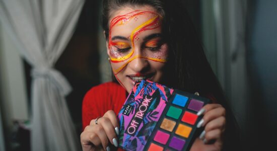 La sera di Capodanno folgoriamo tutti con un make up scintillante