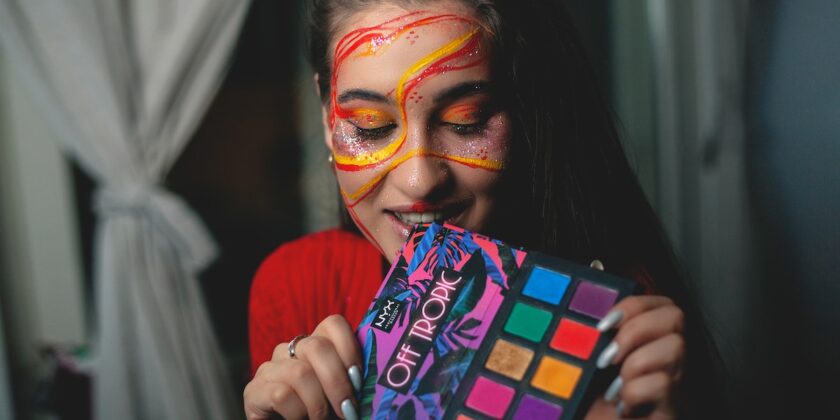 La sera di Capodanno folgoriamo tutti con un make up scintillante