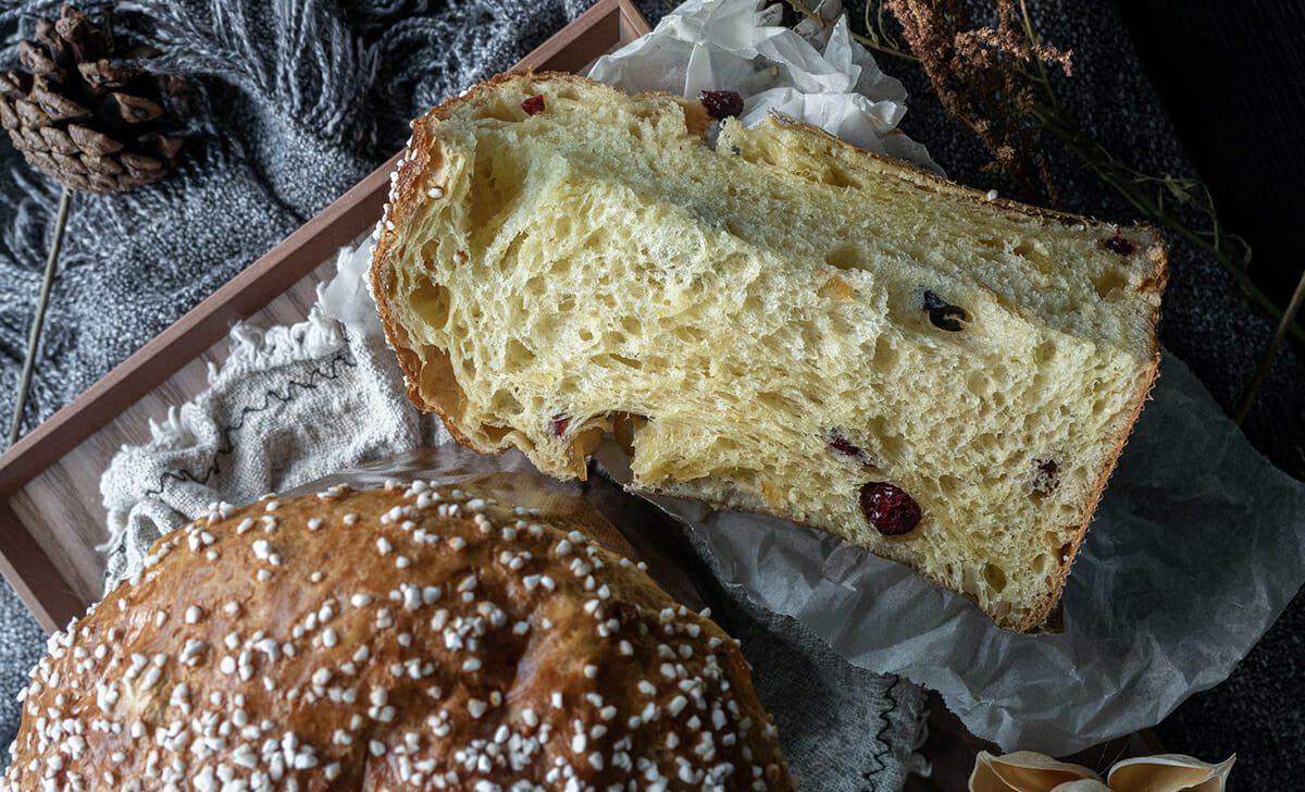L’altro dolce caratteristico del periodo natalizio è il panettone, originario di Milano