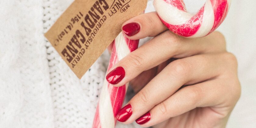 Le unghie di Natale sono eleganti e chic