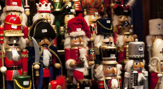 Natale tra dolci, giochi e luci colorate-proiezionidoborsa.it
