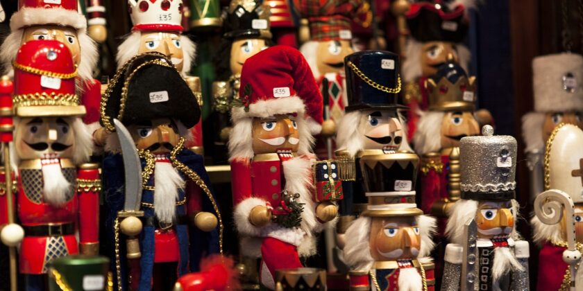 Natale tra dolci, giochi e luci colorate-proiezionidoborsa.it