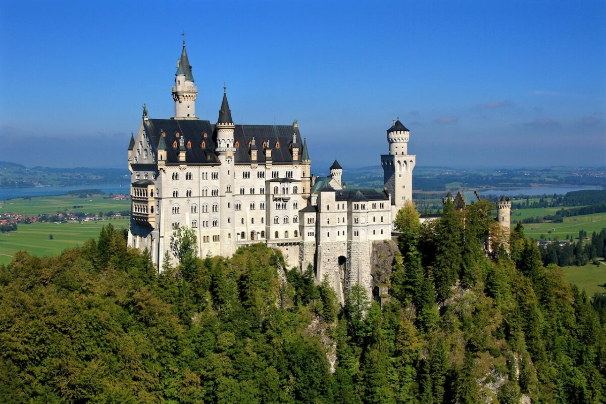 Neuschwanstein, il castello del re Ludovico II di Baviera-proiezionidiborsa.it