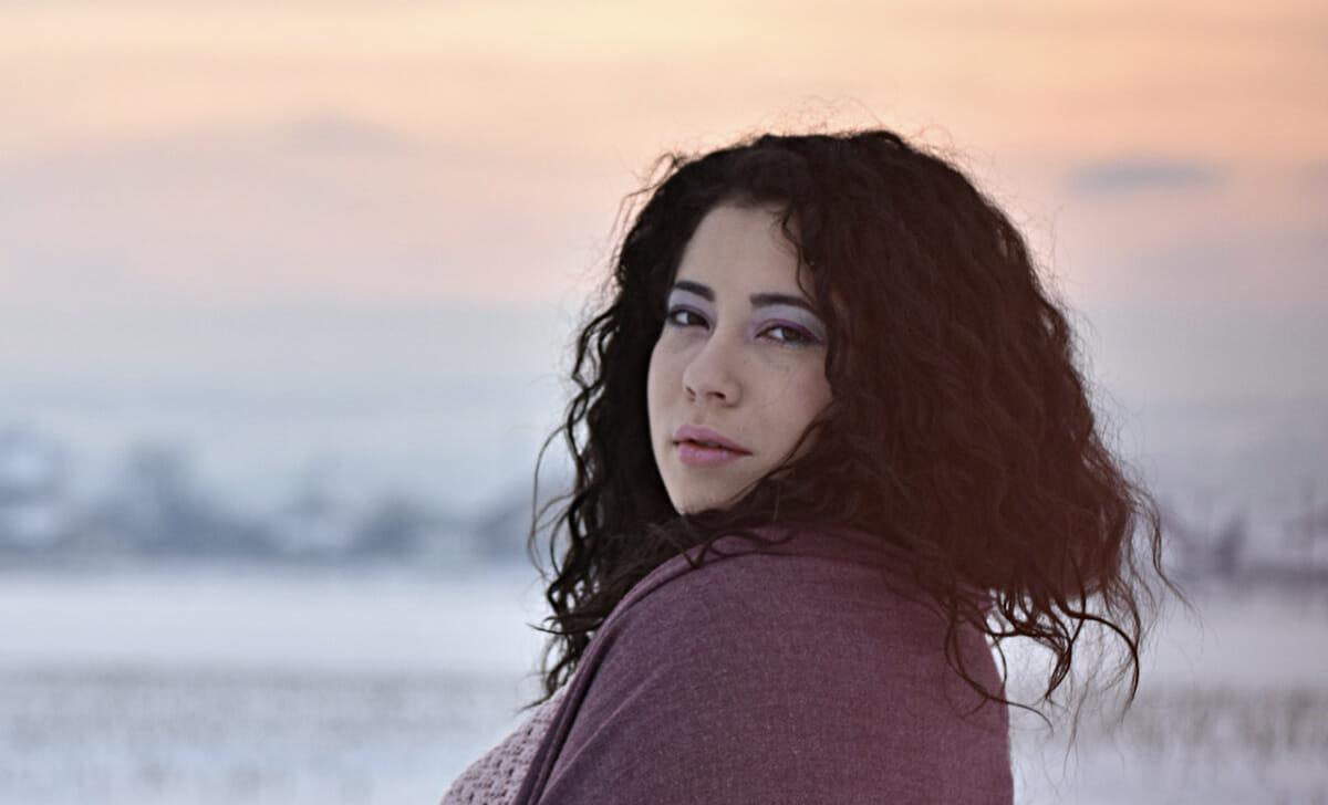 Per capelli lunghi alla moda possiamo spaziare tra liscio perfetto e onde