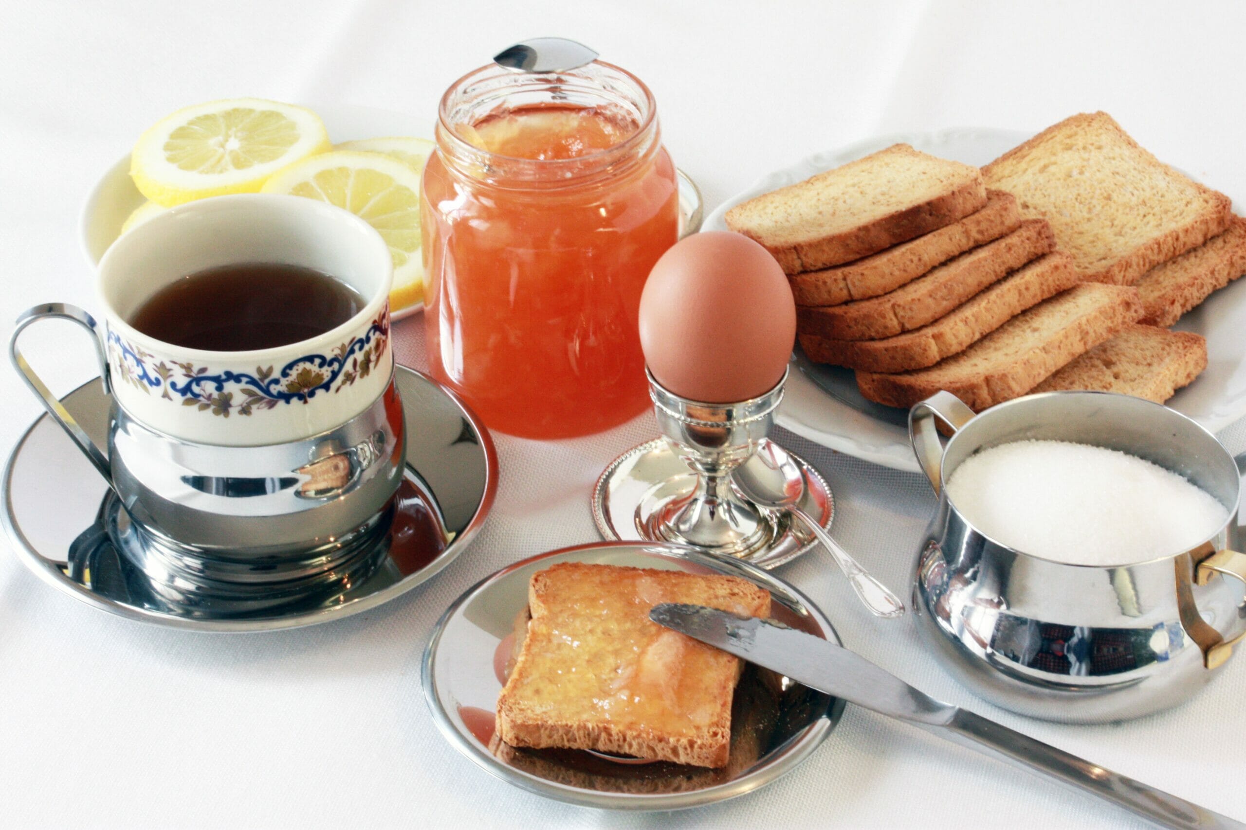 Per colazione opta per fette biscottate e tè oppure pane e olio come farebbe la sua adorata nonnina