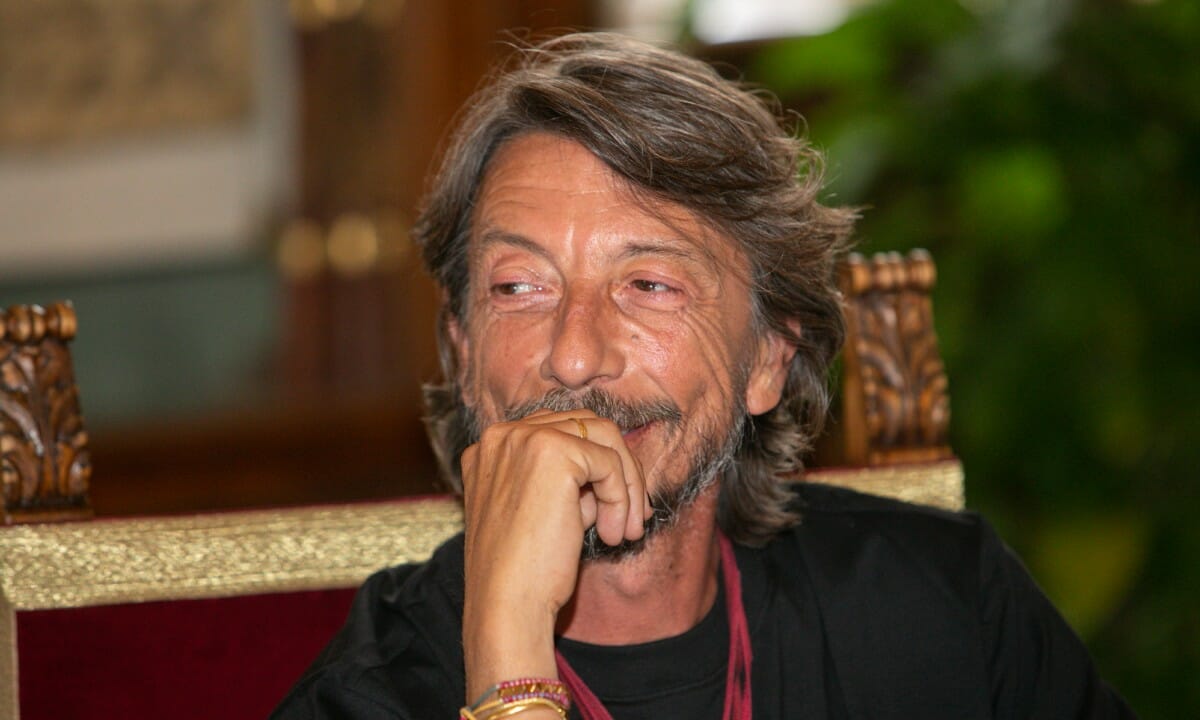 Pierpaolo Piccioli e il premio di Designer dell’anno per Valentino