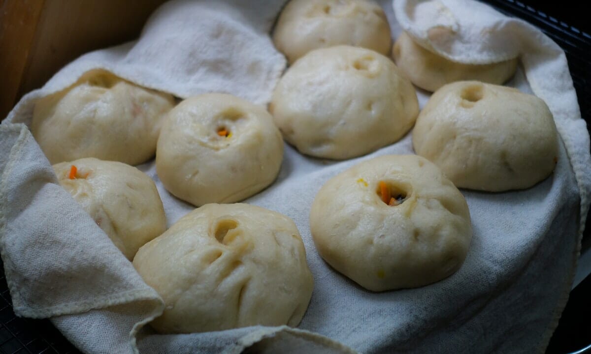 Pop over aromatizzati con formaggi e erbe