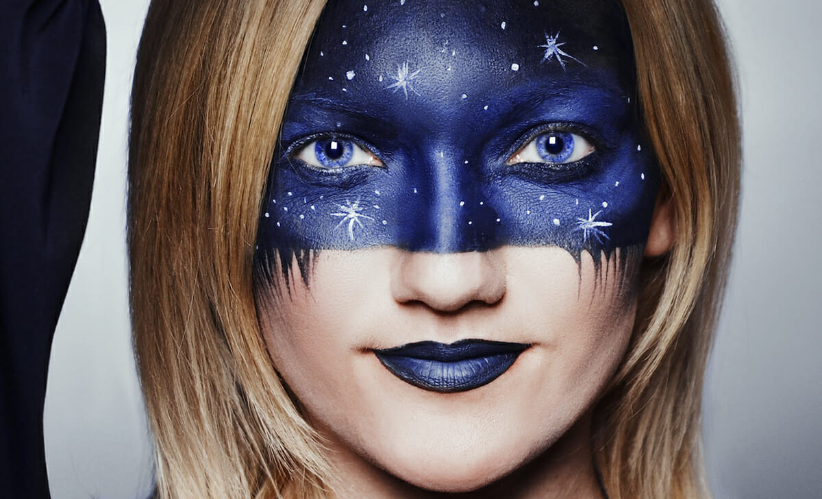 Possiamo anche optare per un rossetto blu