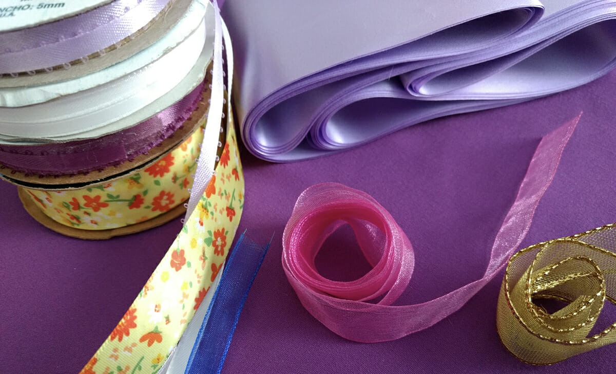 Possiamo utilizzare un nastro colorato per legare la coda