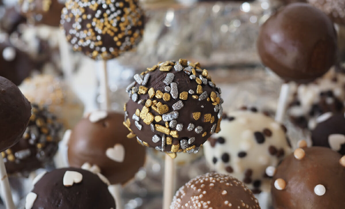 Potete provare un’alternativa simile ai tartufi realizzando le pop cake