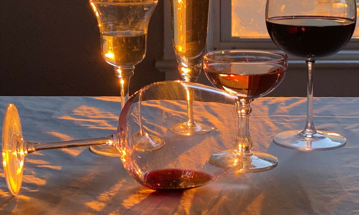 Potremmo trovare macchie di vino sulla tovaglia