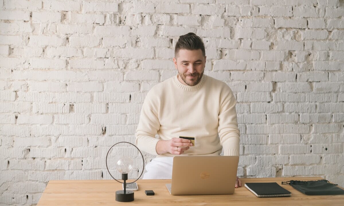Prenotare le vacanze online risparmiando