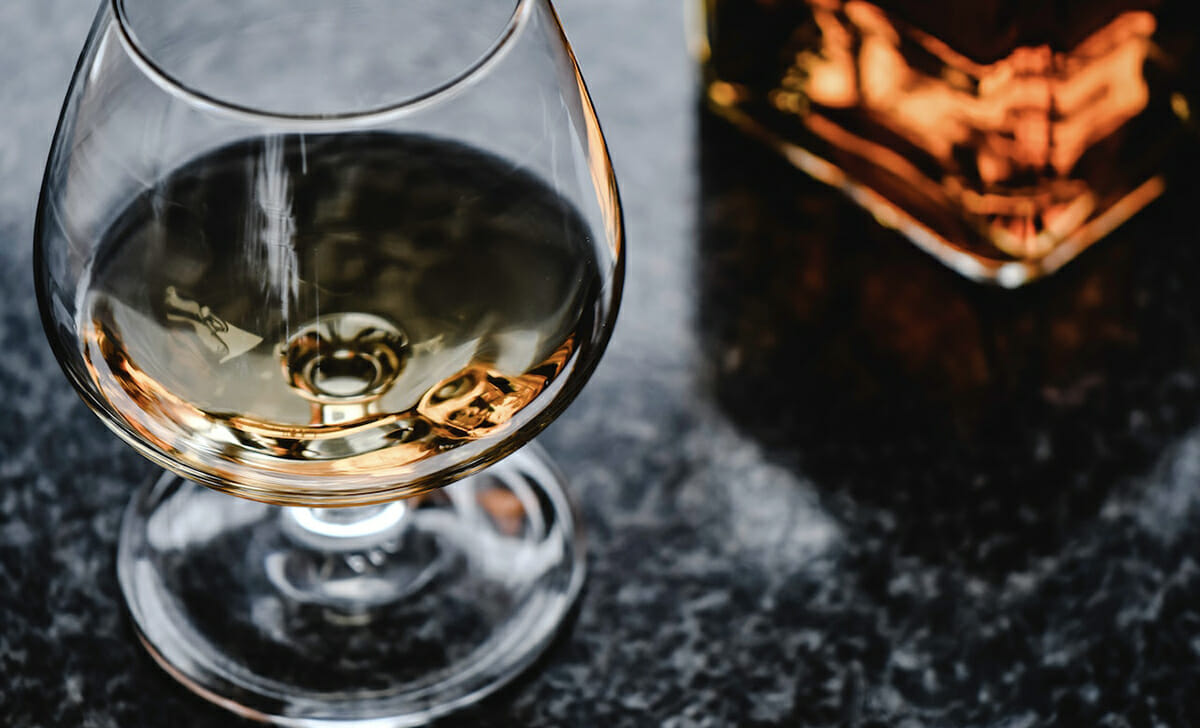 Si può aggiungere alla ricetta un liquore se lo si desidera e se gli invitati sono tutti adulti