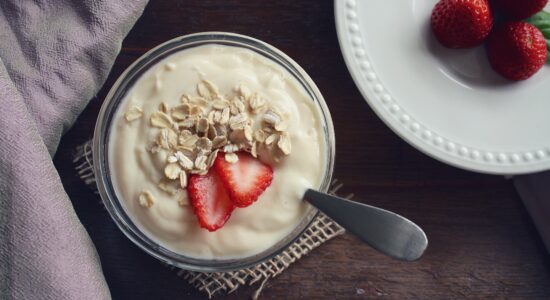 Sorprendente quanto bene ci faccia mischiare lo yogurt