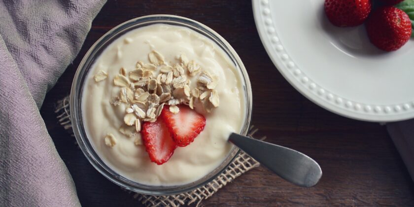 Sorprendente quanto bene ci faccia mischiare lo yogurt