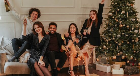 Scordiamoci il solito vestito rosso e stupiamo tutti al pranzo di Natale