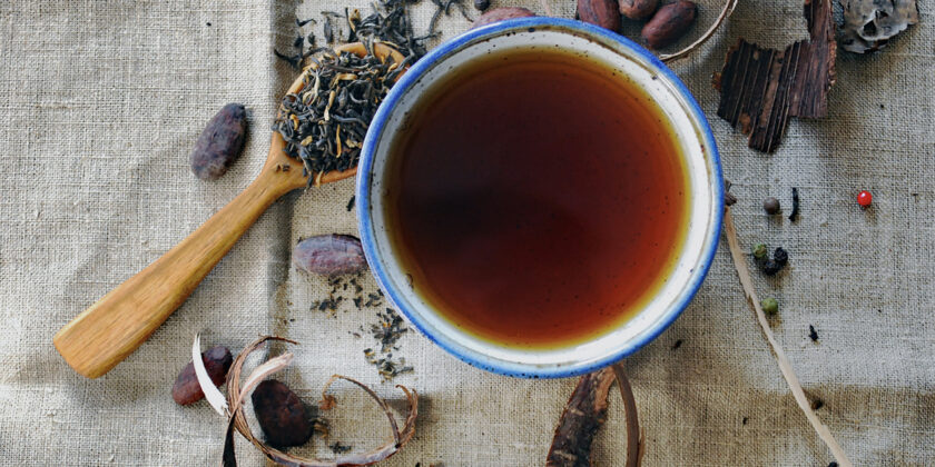 Tisane detox utili per sgonfiarsi dopo le abbuffate