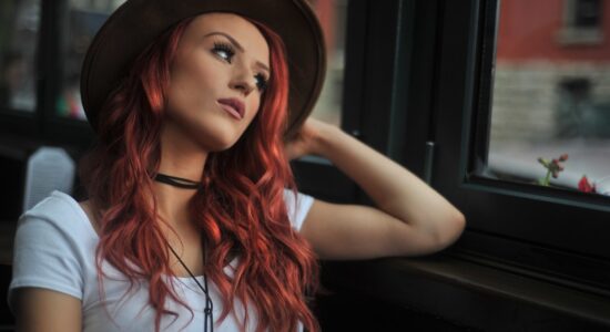 Torna di moda il colore ambra per i capelli