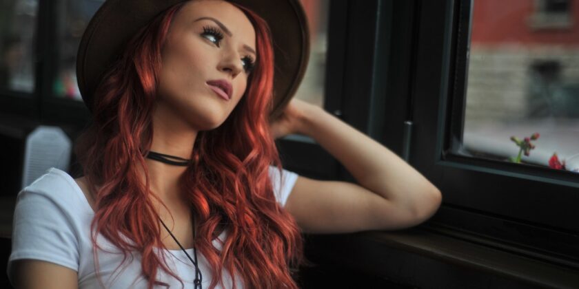 Torna di moda il colore ambra per i capelli