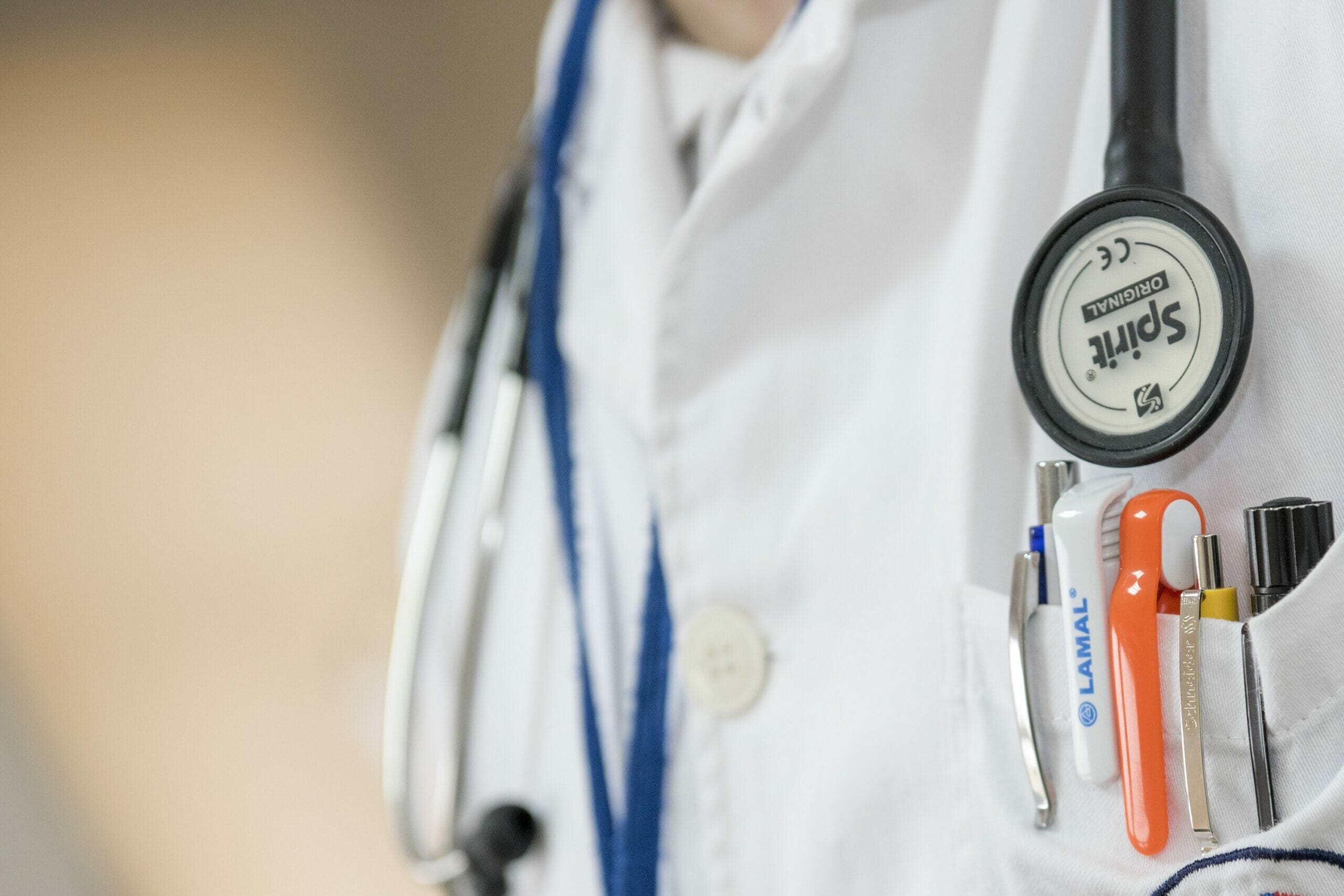 Un esempio interessante, sempre attuale e molto discusso, riguarda la responsabilità medica.