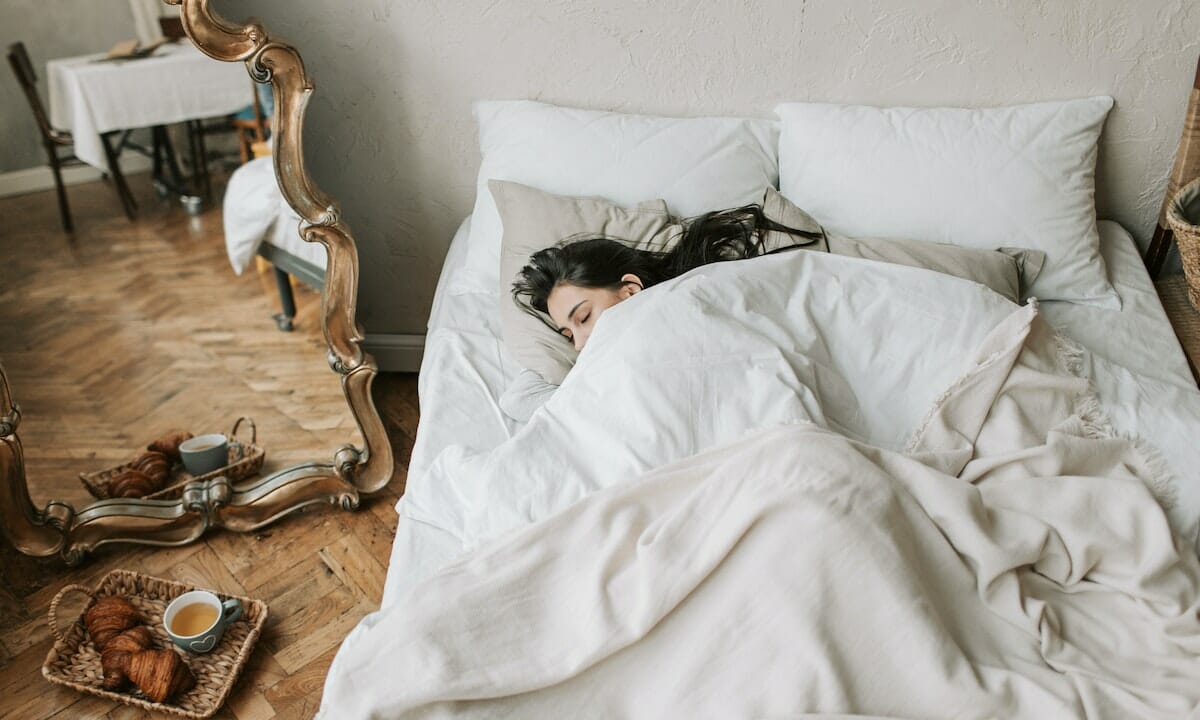 Uno scaldasonno nel letto permette di tenere la temperatura più bassa nella camera