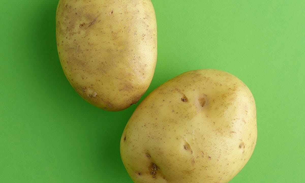 Utilizziamo come ingrediente principale le patate