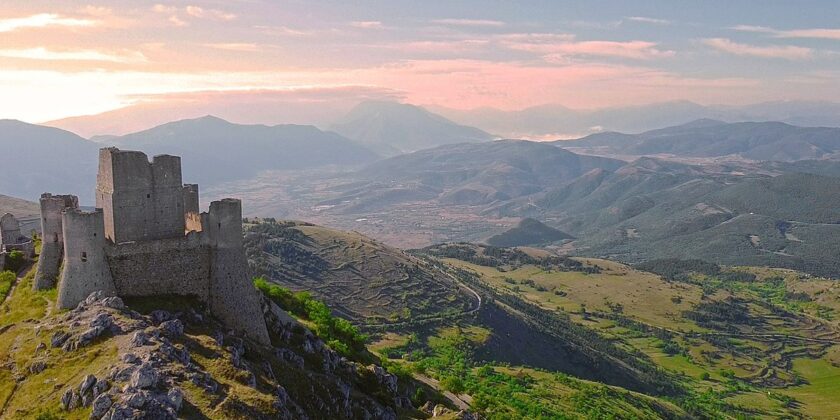 Voglia di un viaggio indimenticabile a Rocca Calascio