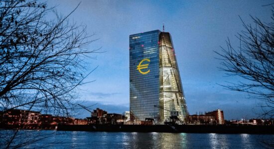 Occhio alla forza dell'euro contro il dollaro