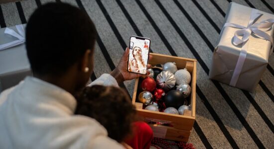 chiamare parenti e amici a Natale