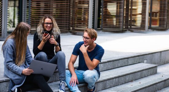 Dal lavoro all'obbligo scolastico agli affitti