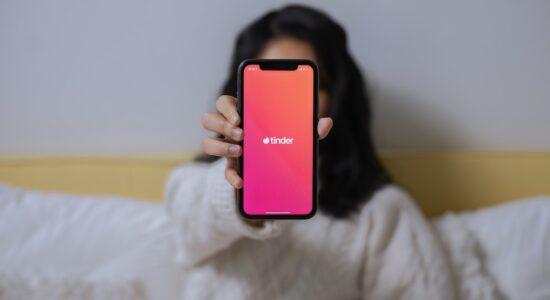 Ecco cosa scrivere nella bio di Tinder