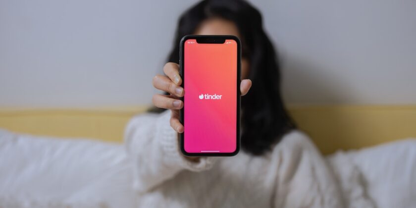 Ecco cosa scrivere nella bio di Tinder