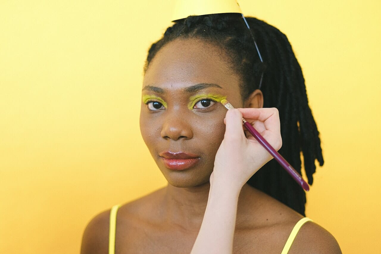 il giallo, ottimo come scelta di colore per il trucco occhi