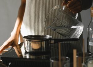 Il trucchetto della pentola con acqua calda
