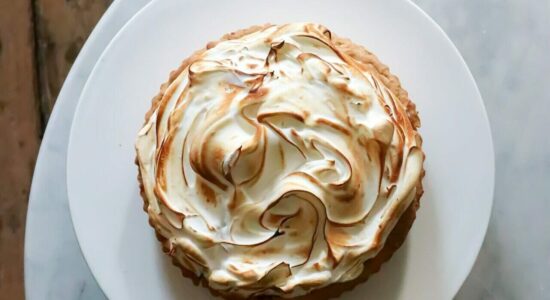 la torta meringata alle noci per le feste