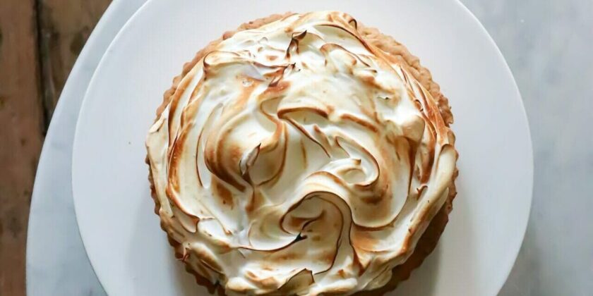 la torta meringata alle noci per le feste