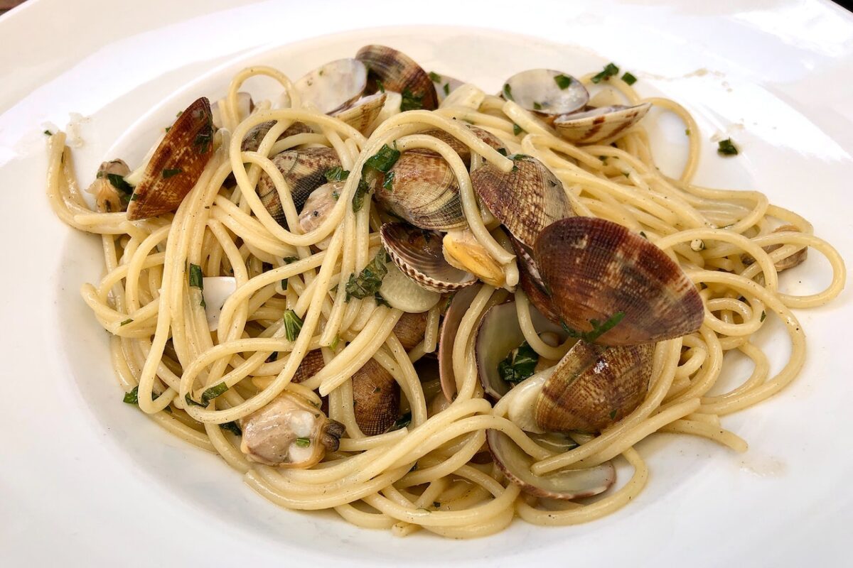 linguine preparate con vongole