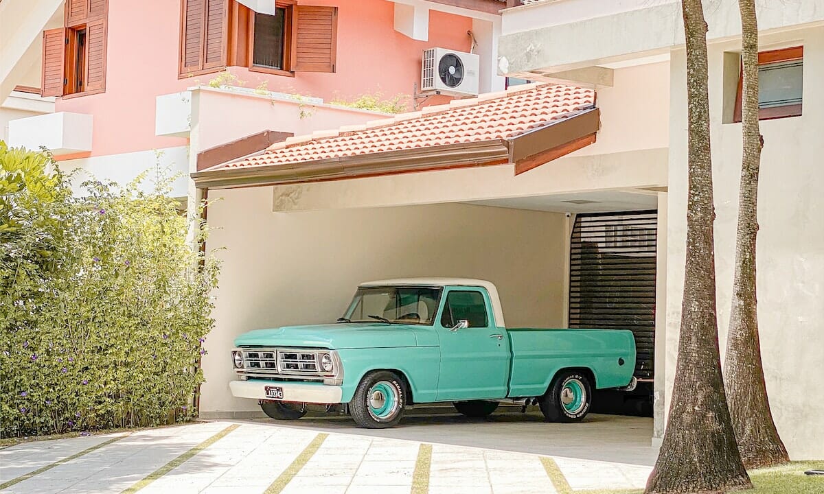 l’obbligo dell’assicurazione vige anche per le auto ferme in garage