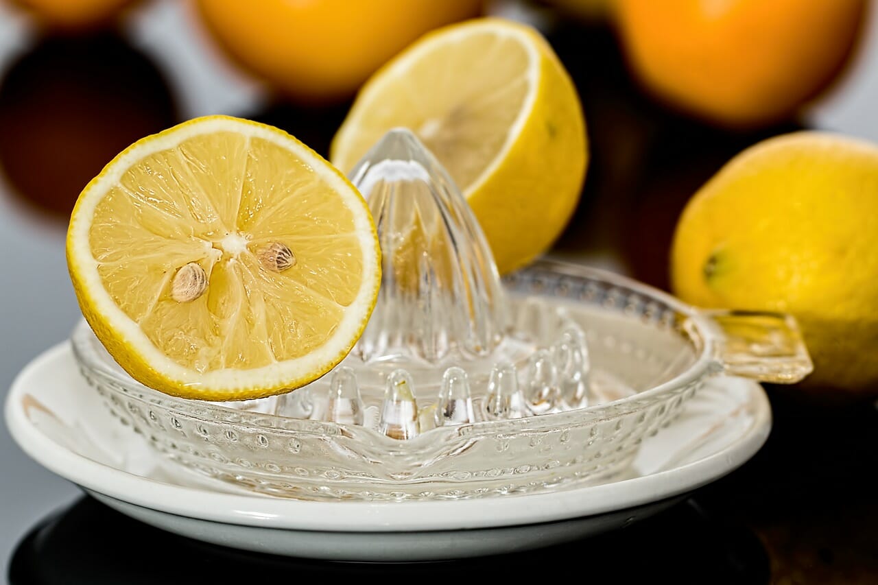 mai buttare i limoni spremuti avanzati