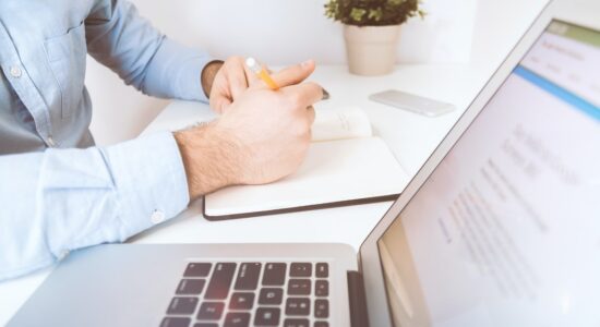 molti posti di lavoro a tempo pieno