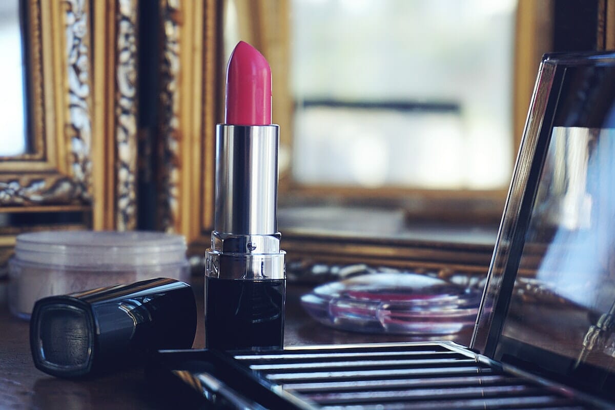 Non rinunciamo al rossetto nemmeno dopo una cena, ecco il trucco