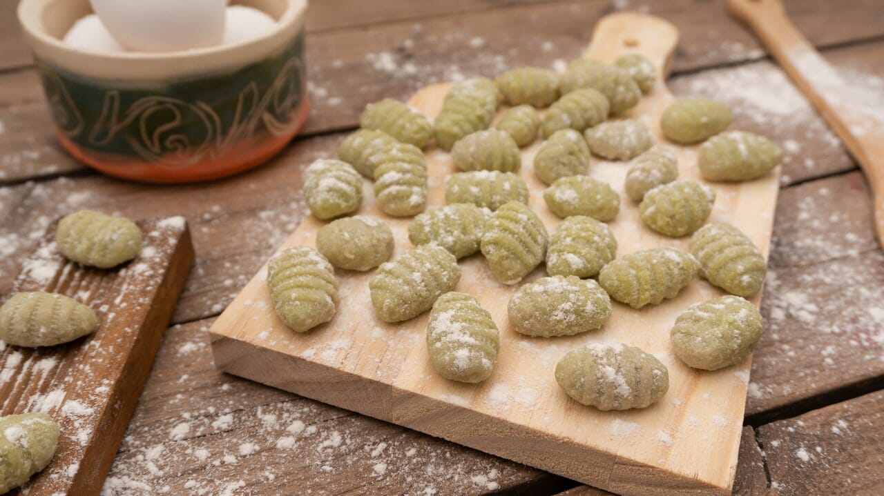 Prepariamo degli gnocchi fatti in casa per il nostro primo