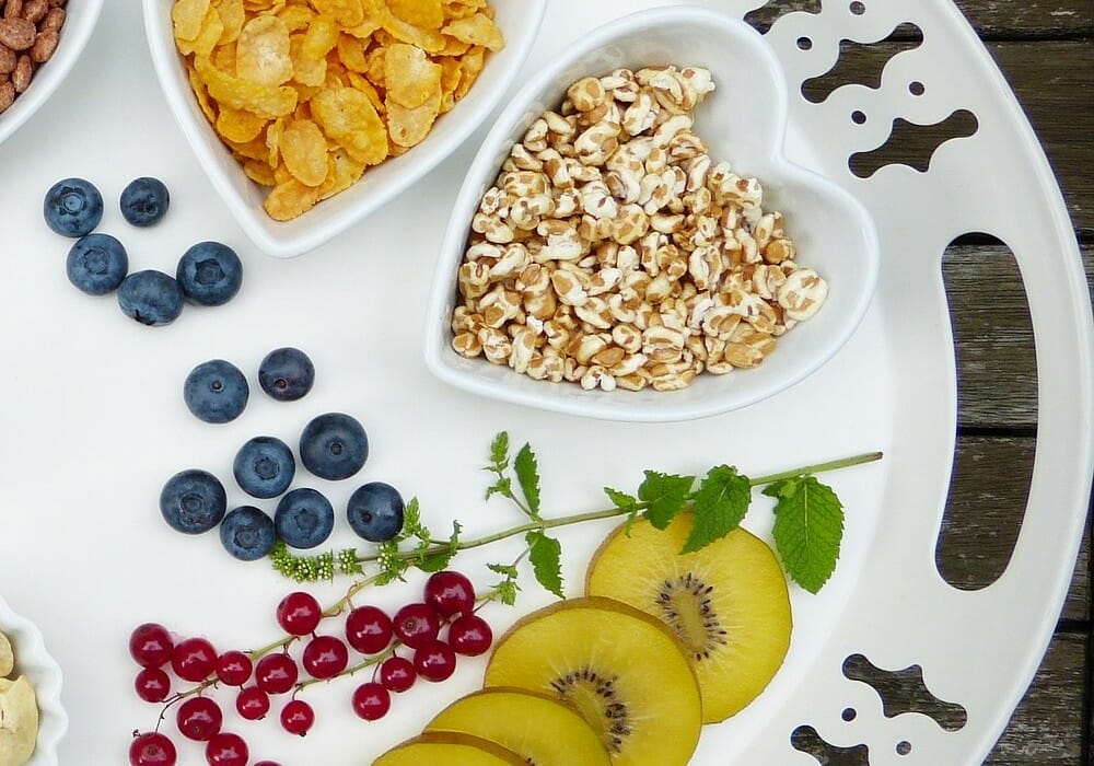 scegliere un'alimentazione corretta, ricca di fibre, vitamine e sali minerali