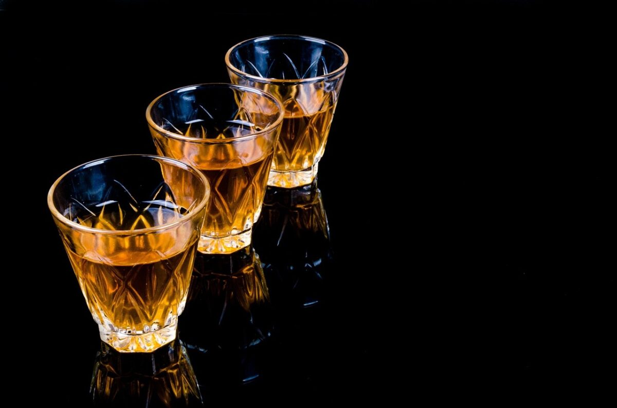 Sorseggiamo il dolce con del passito