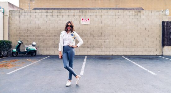 Stop ai leggins e ai pantaloni in velluto