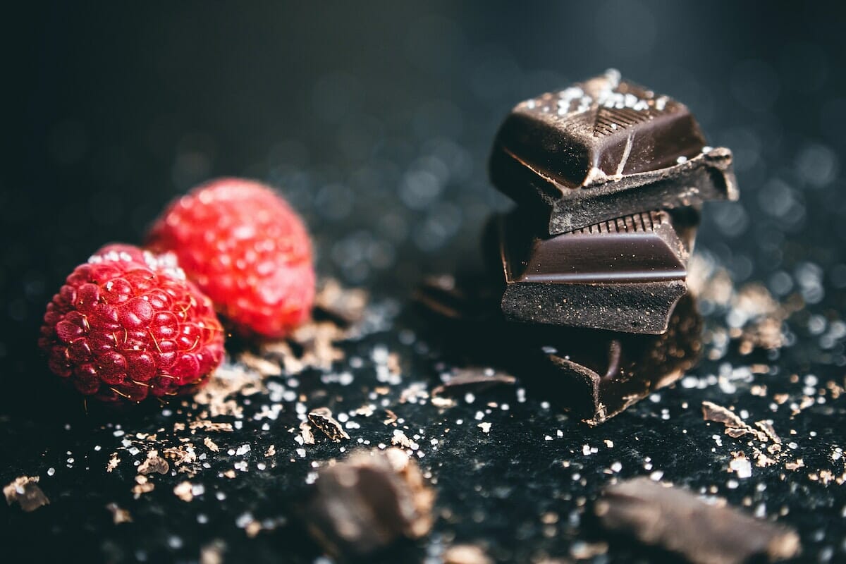 Tagliamo il cioccolato fondente