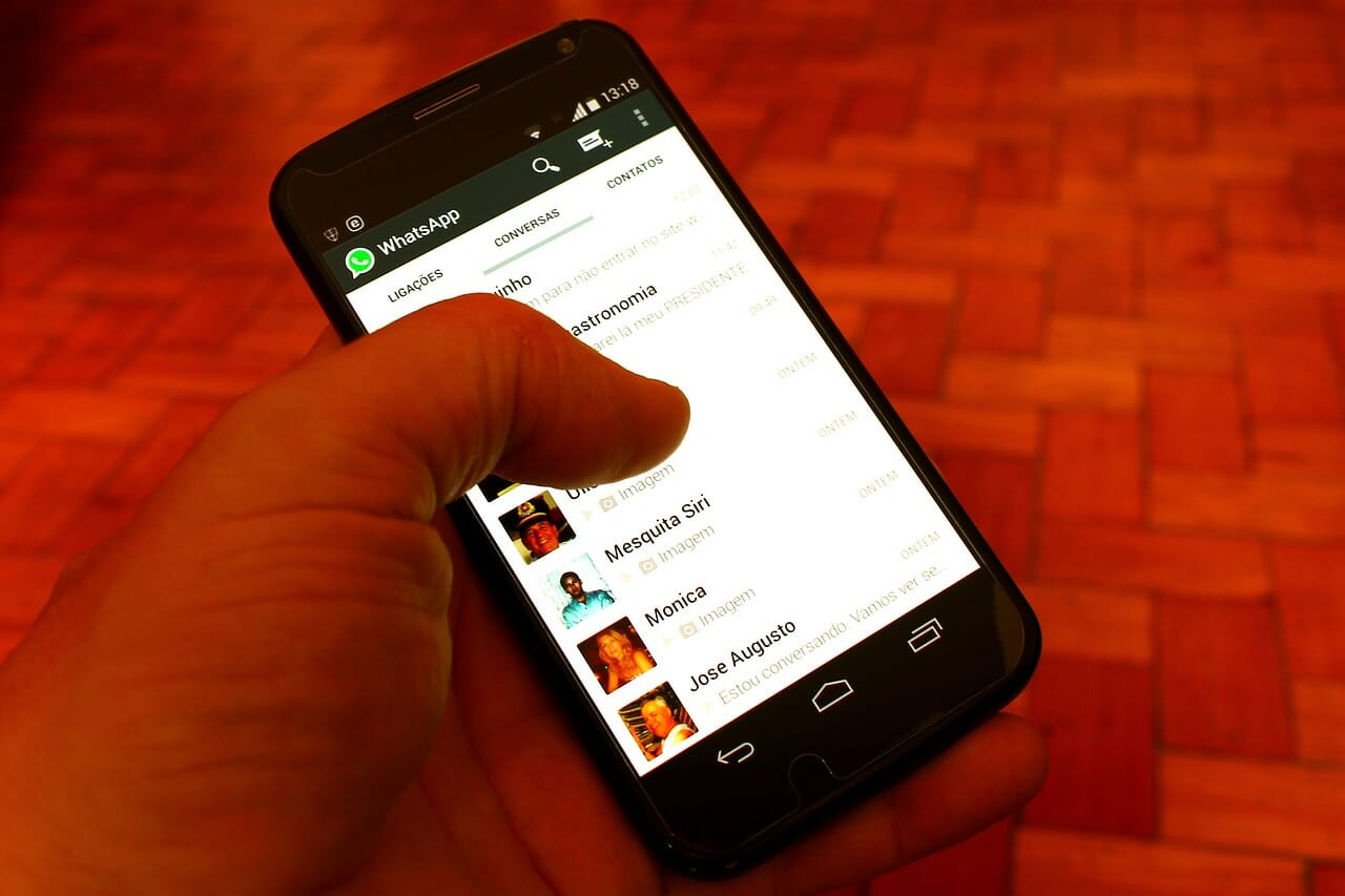 troppe chat sott'occhio nella prima pagina