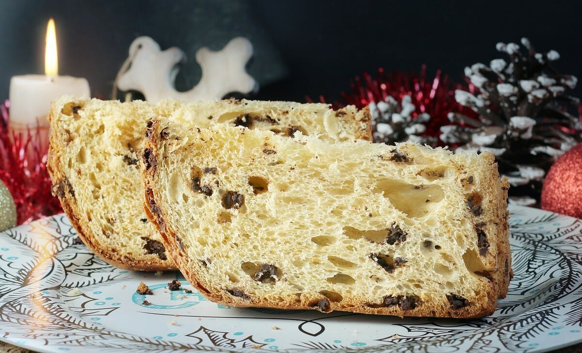 una fetta di panettone dopo i pasti